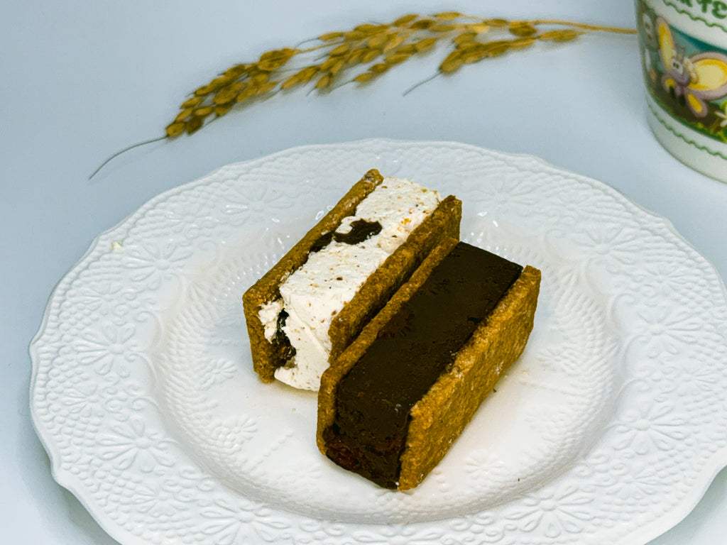 レーズンバターサンドとガナッシュサンドのギフト缶（冷凍）
