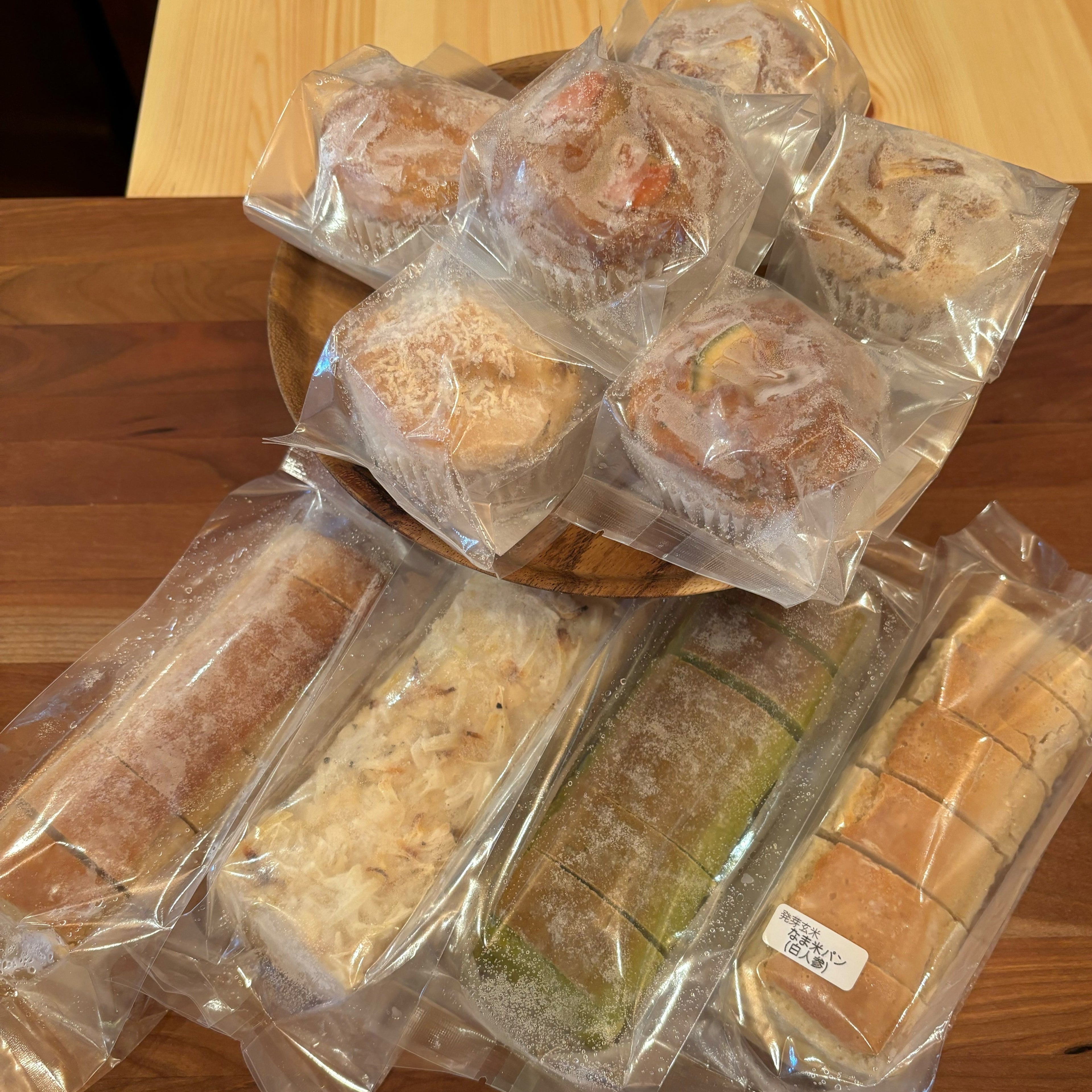 おまかせ 発芽玄米生米パン4個+玄マフィン６個（冷凍）